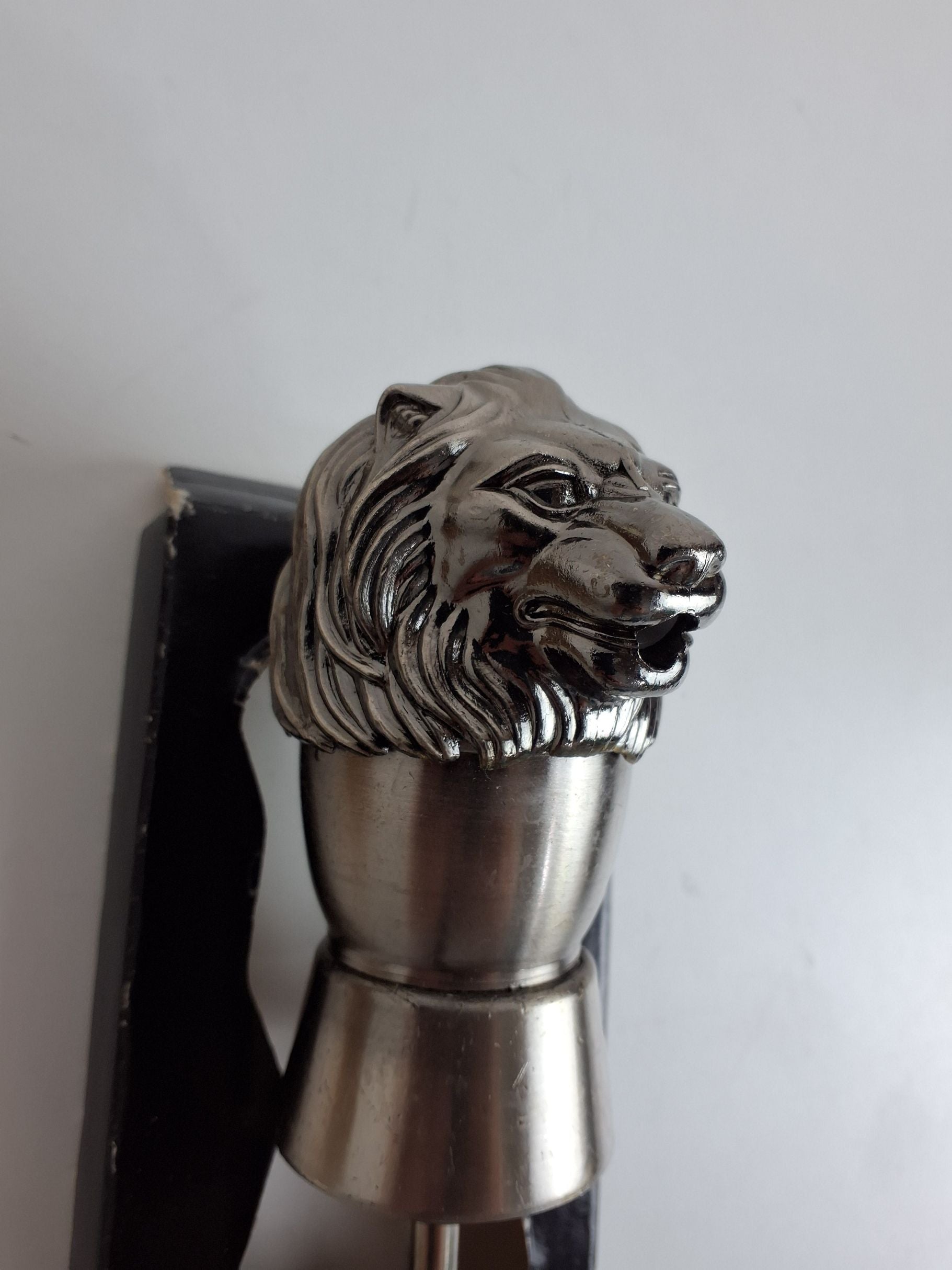 Antik vinprop, lion head auto jigger