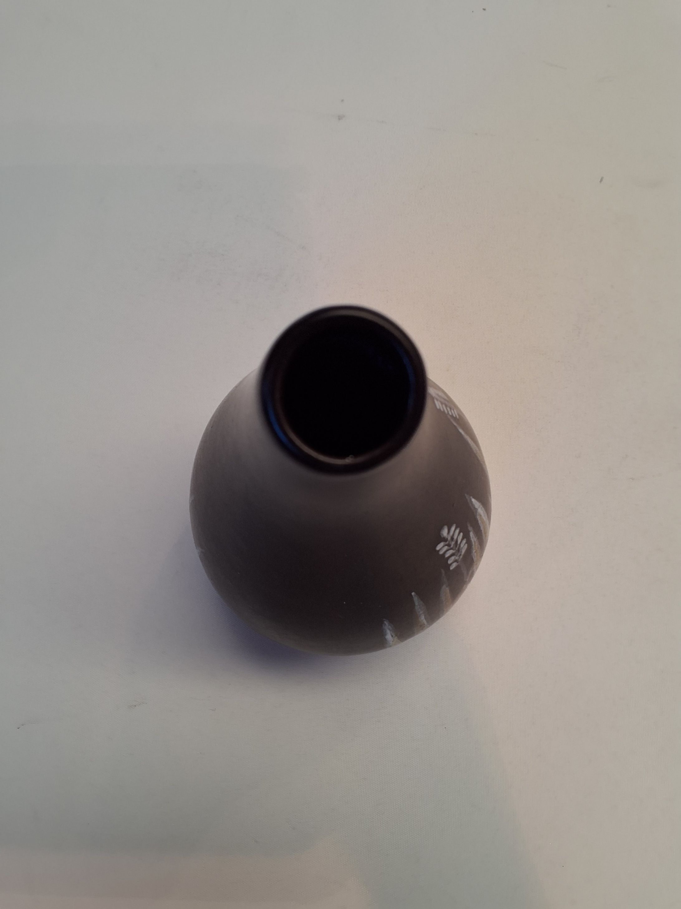 Ravhil keramisk vase