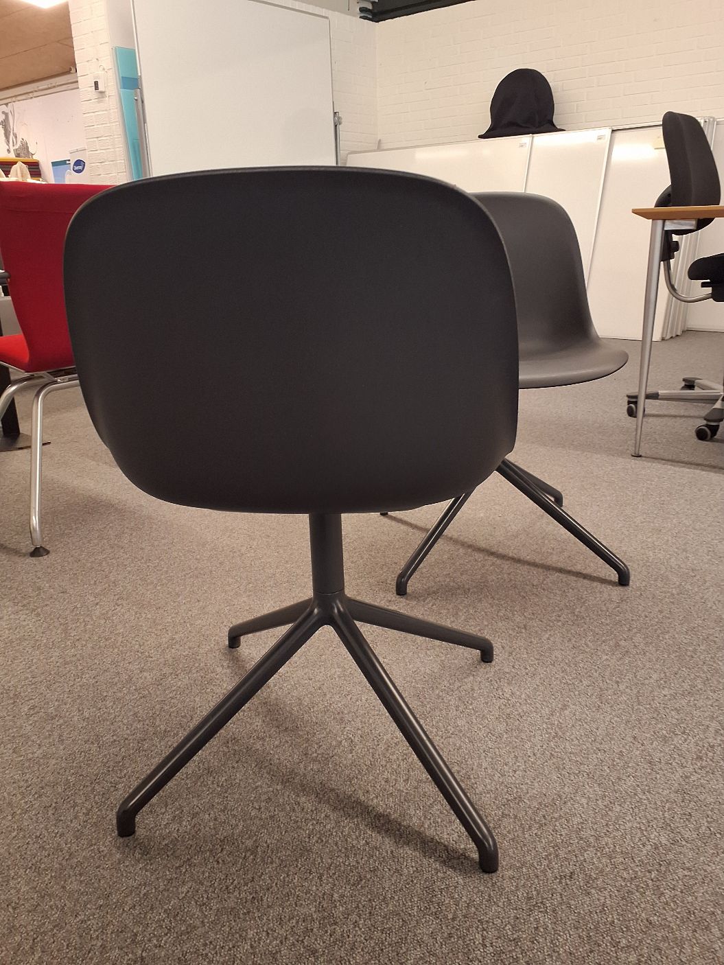 Loungestol MUUTO Swivel sort - 6506