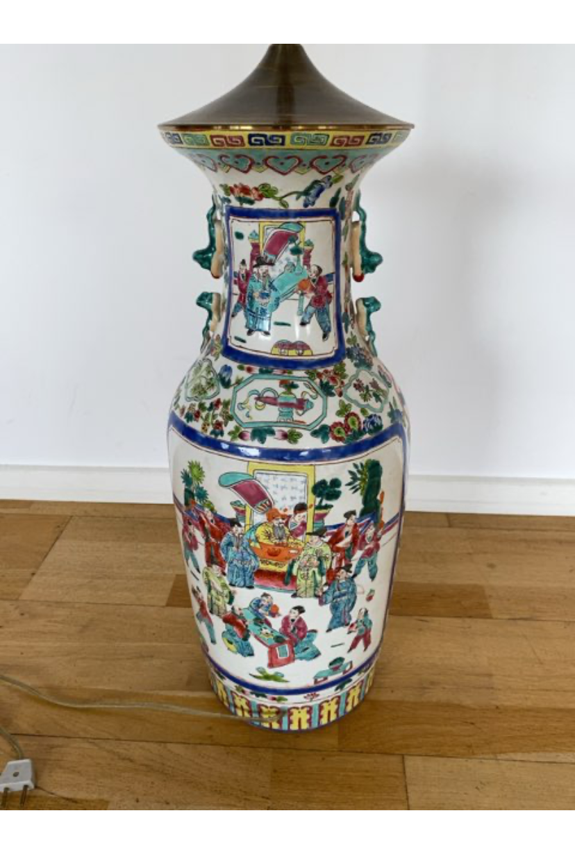 Stor kinesisk gulvlampe