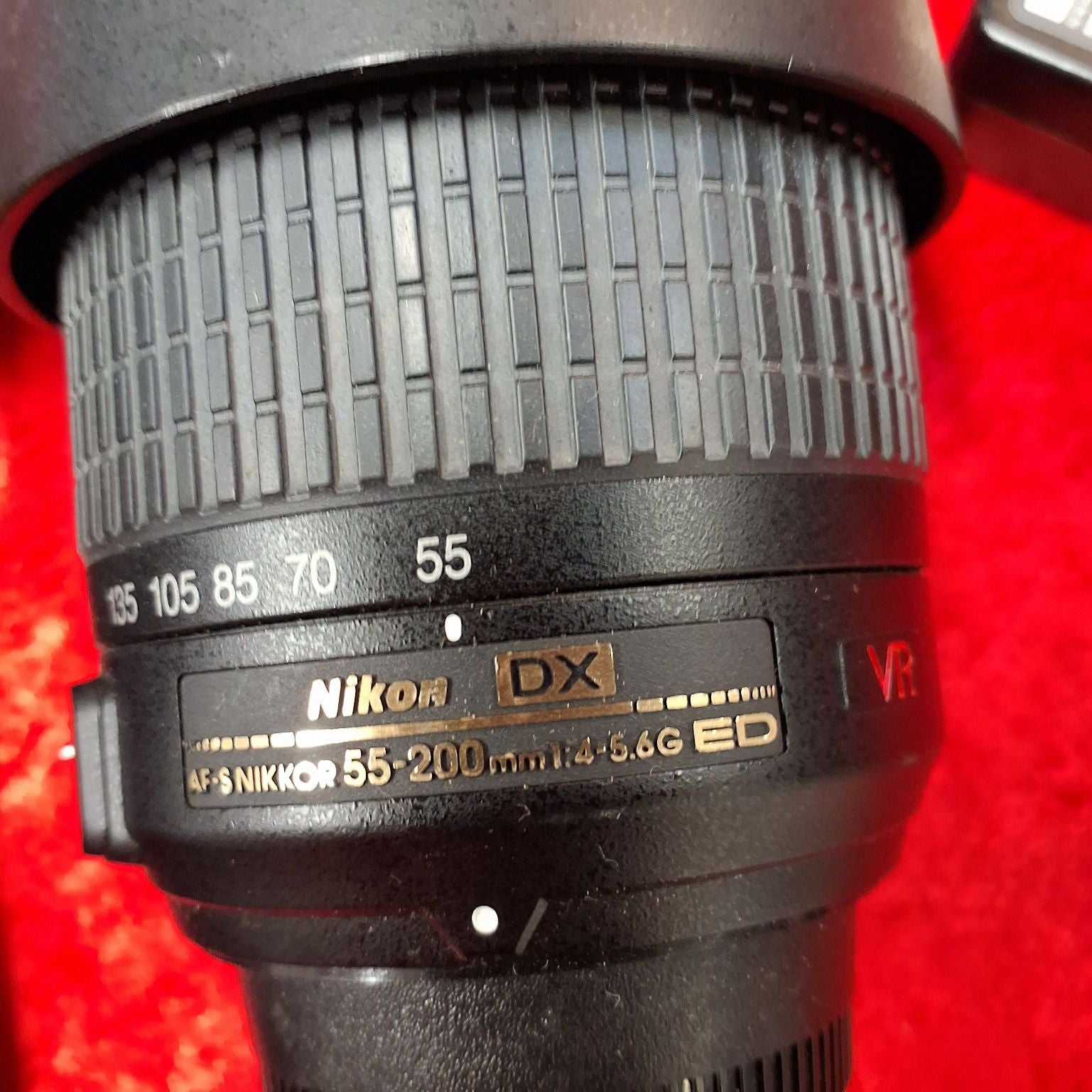 Nikon apperat med 2 linser og batterioplader