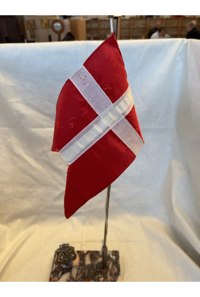 Retro flag