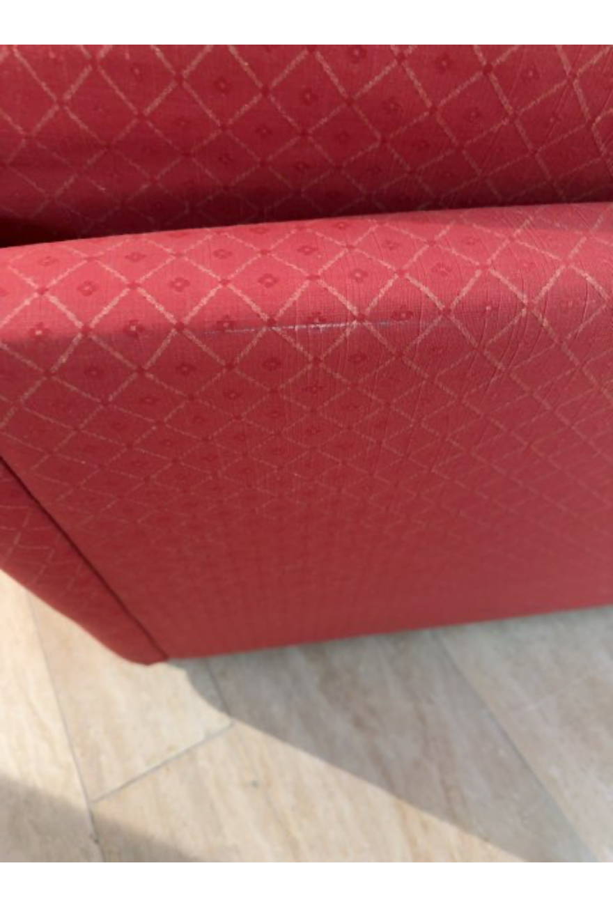 Sofa rød og med guld print