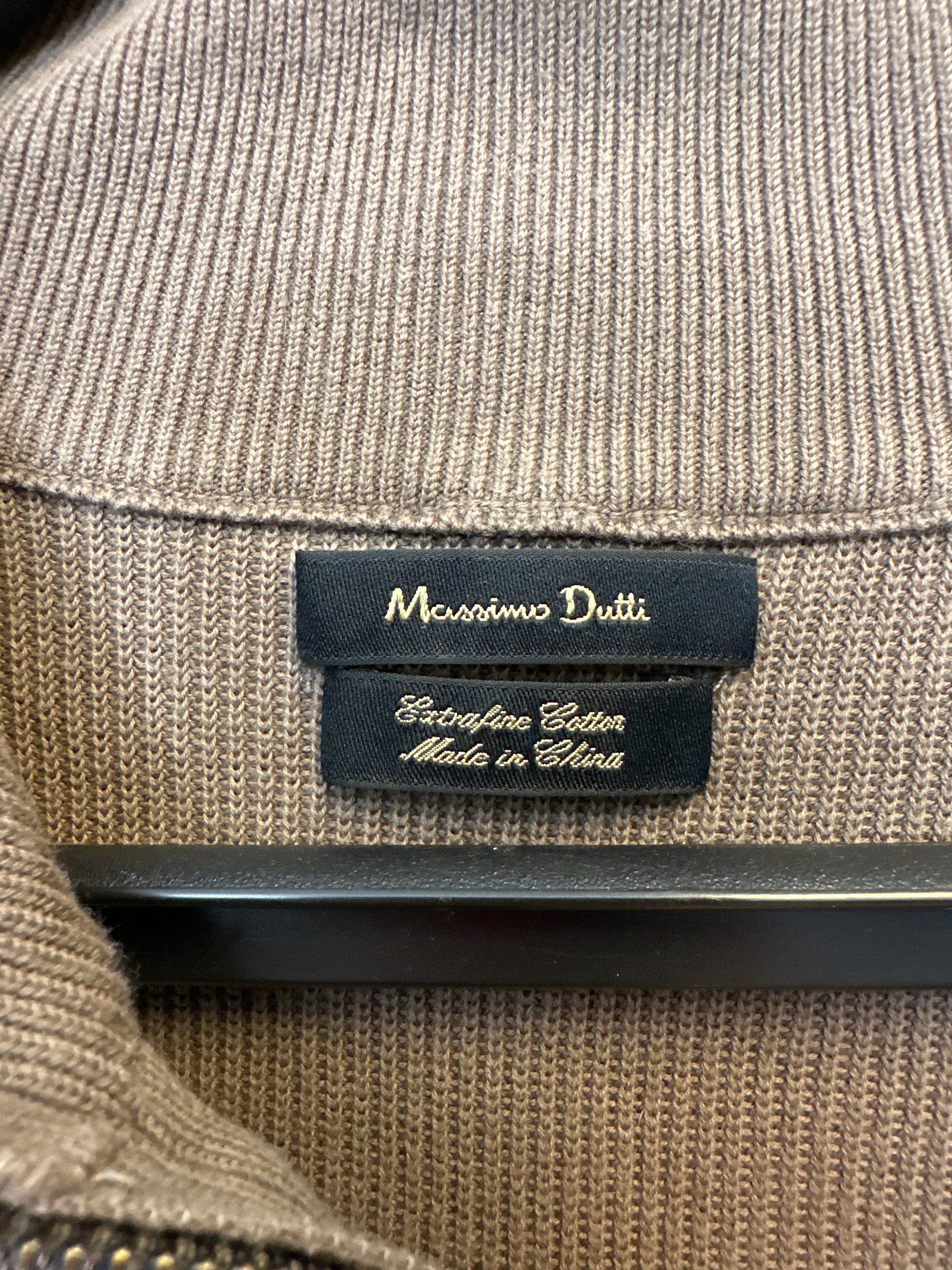 Massimo Dutti strik