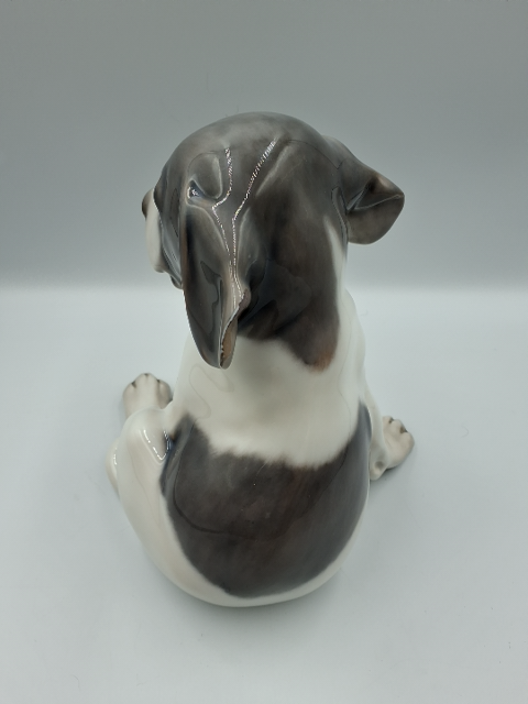 Royal Copenhagen Utrolig sød hundevalp