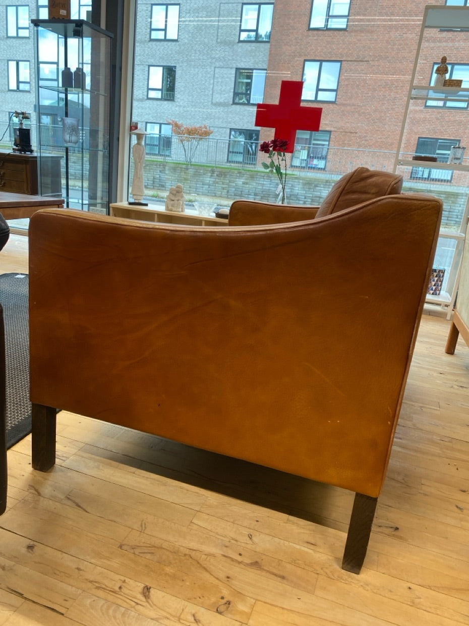2-personers lædersofa i cognac med flot patina