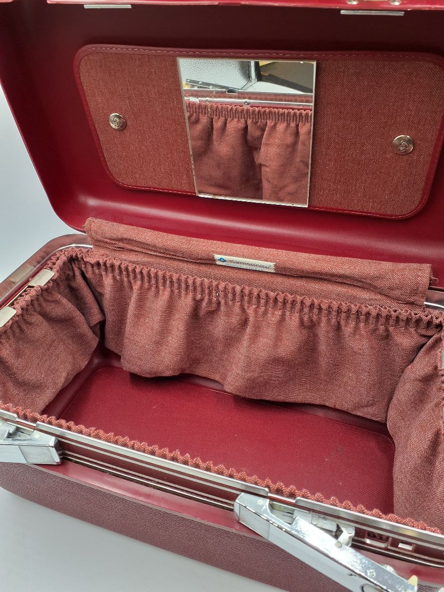 Vintage Beaty box Samsonite