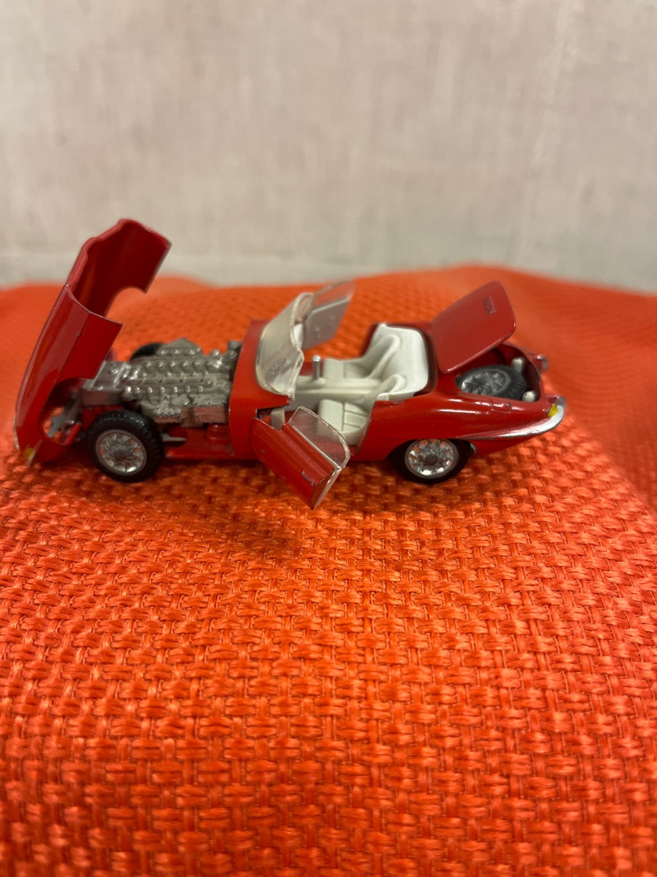Tekno Jacuar E type