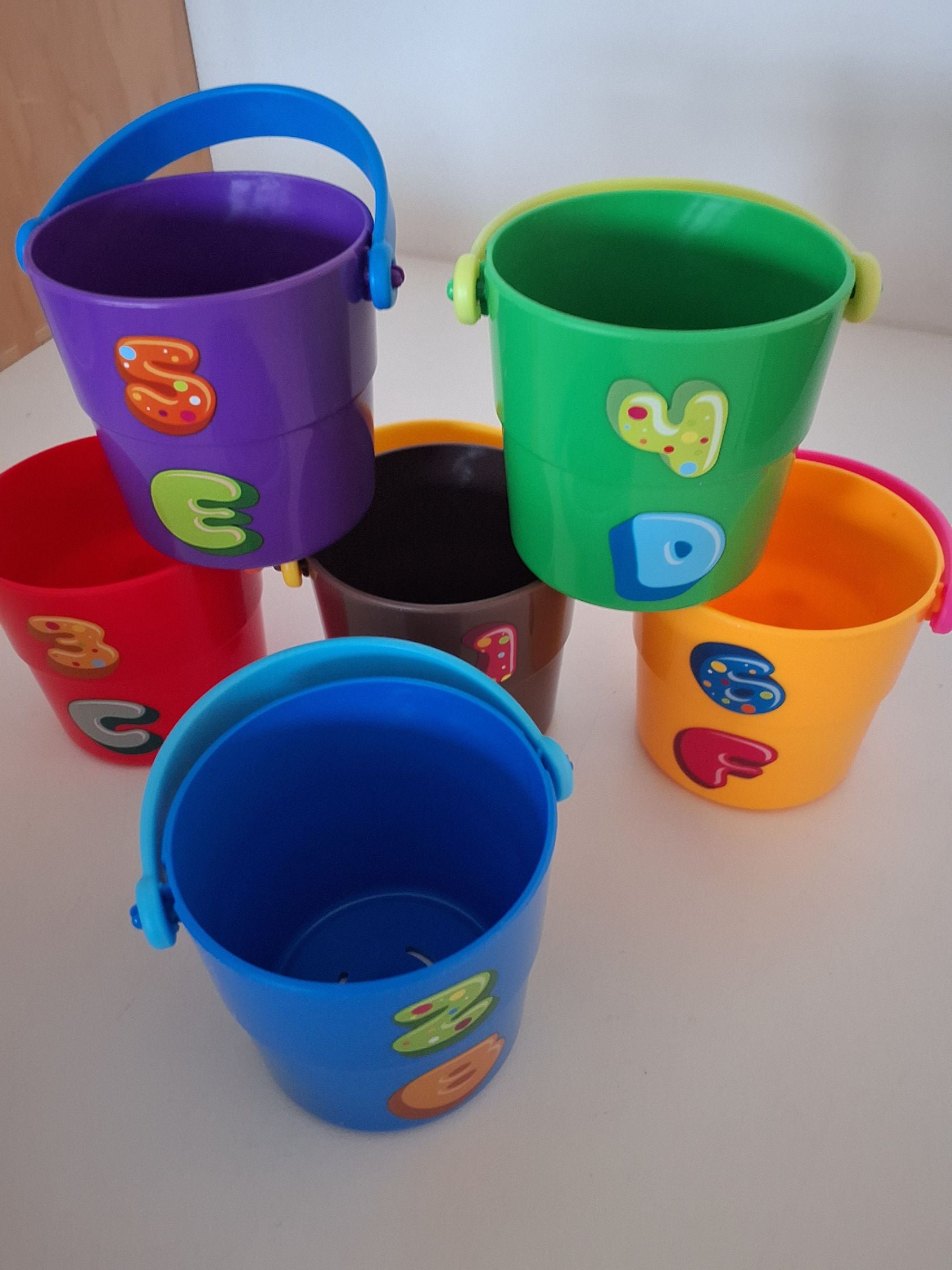 Zoo stock buckets