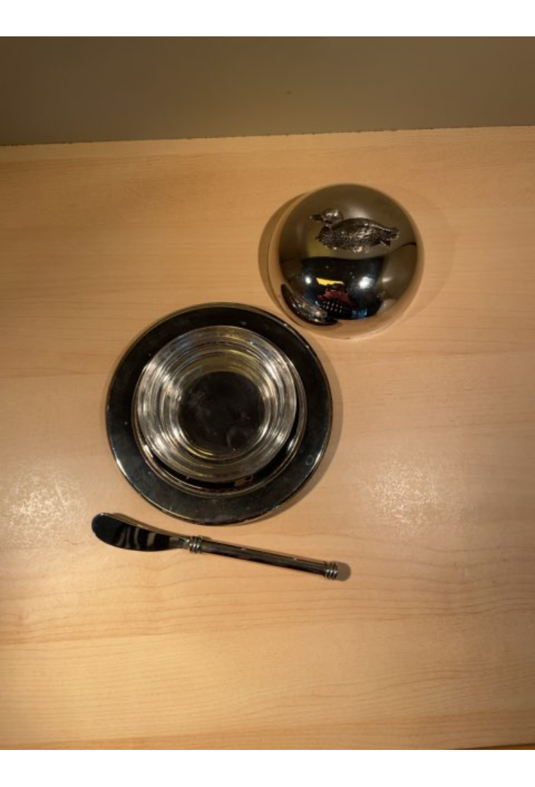 Smør skål m. låg, og smør kniv