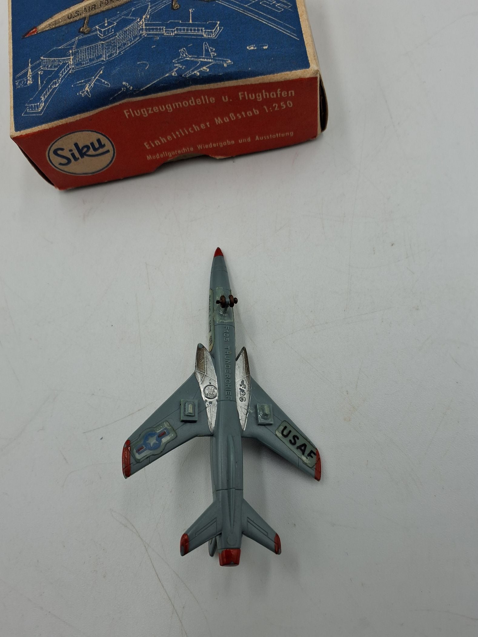 Siku F 105 Thunderchief