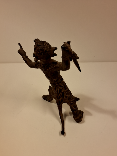 Hinduistiske figur i bronze af guden Hanuman