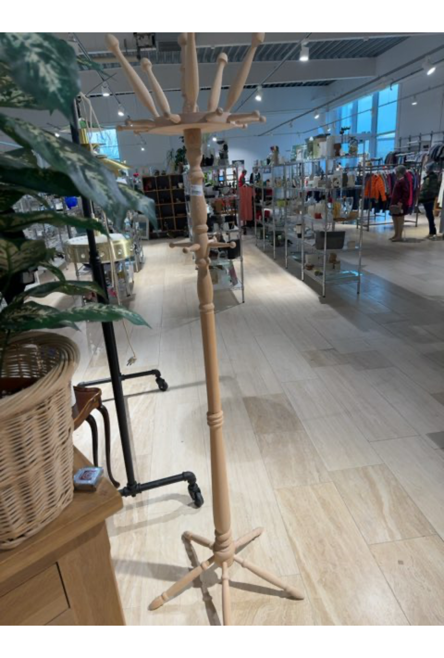 Stumtjener i lys træ