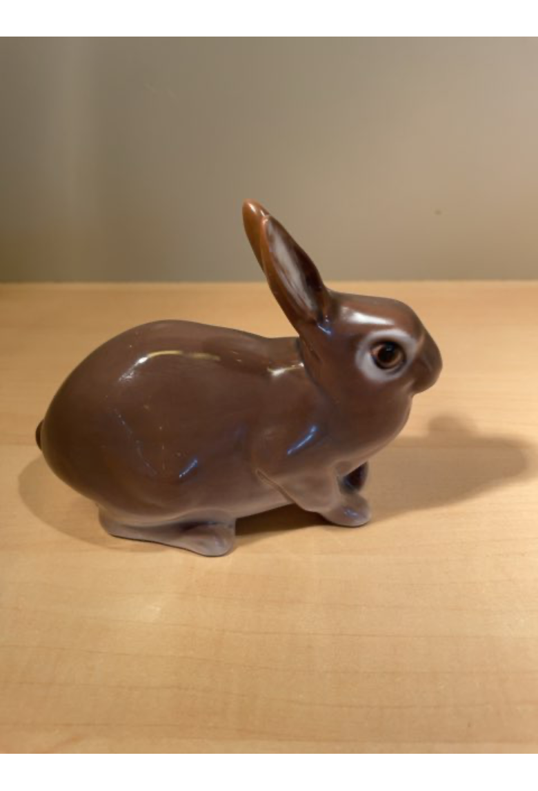 B&G siddende hare  nr. 2422