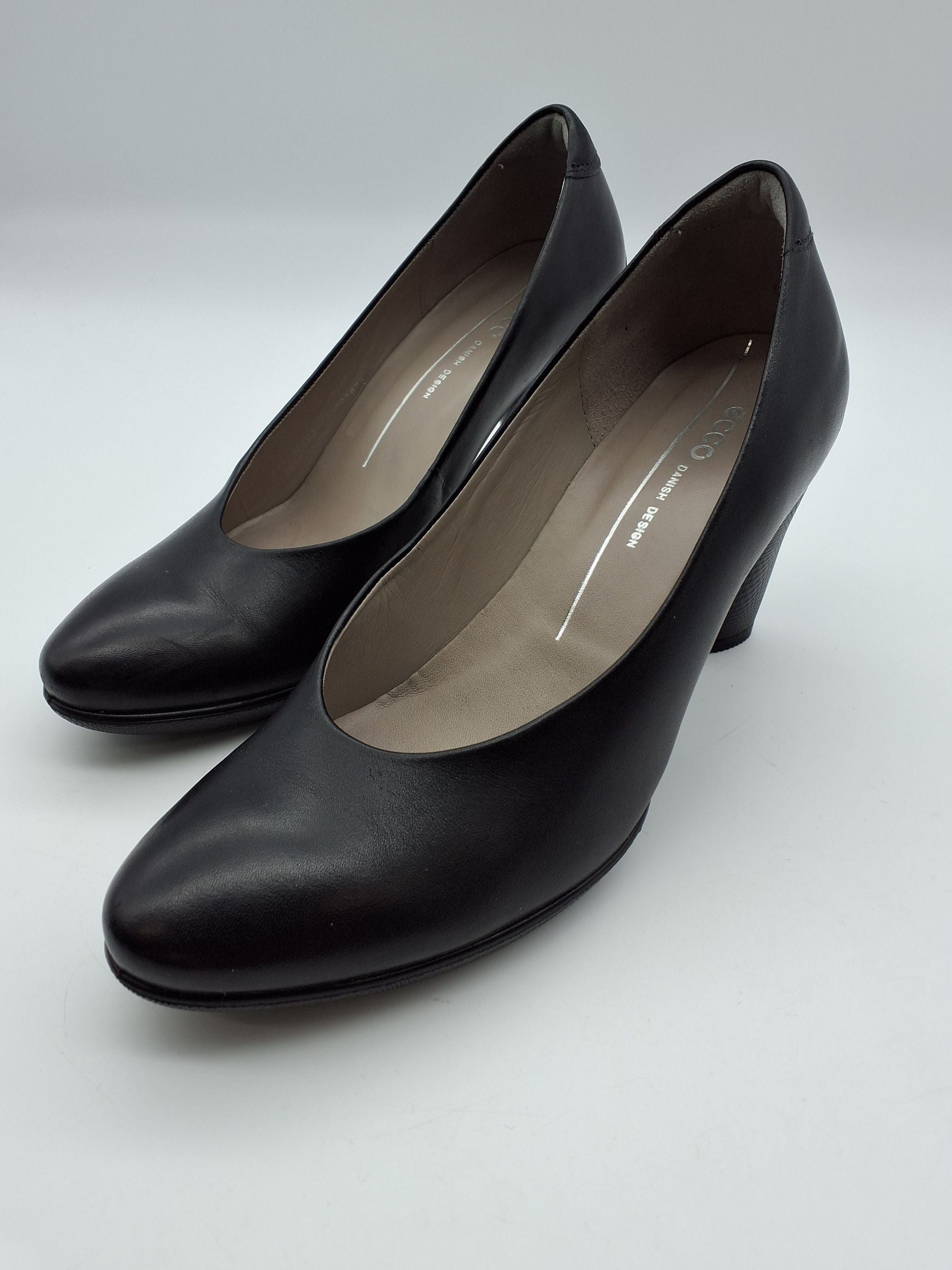 Ecco Sculptured Pumps