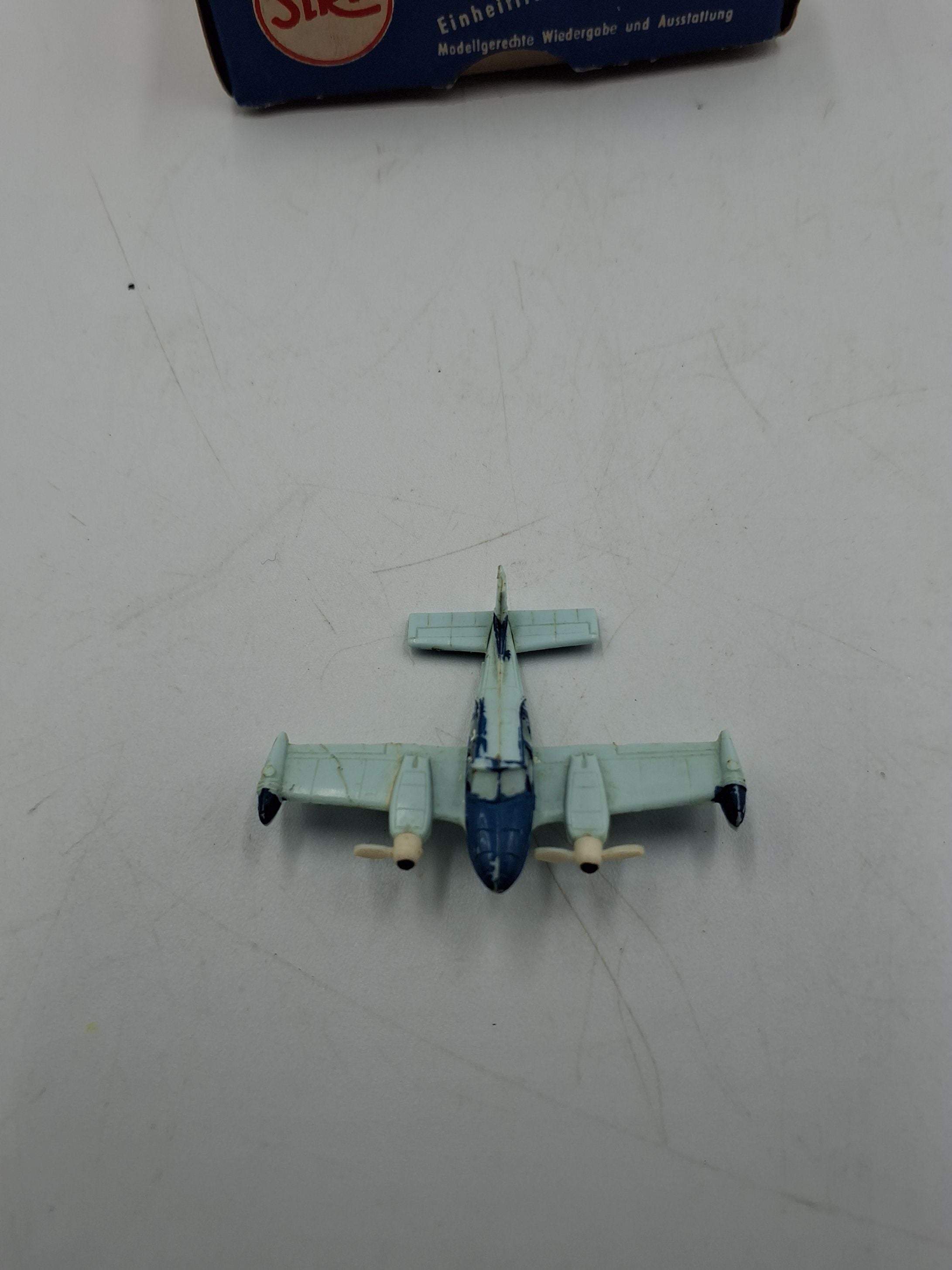 Siku Cessna 310