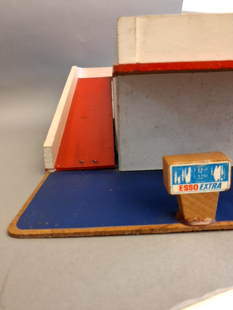 Gammel Esso tankstation/ garageanlæg