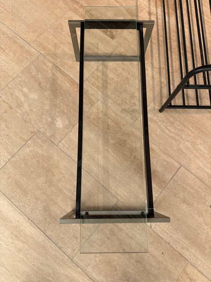Glasbord eller hylde