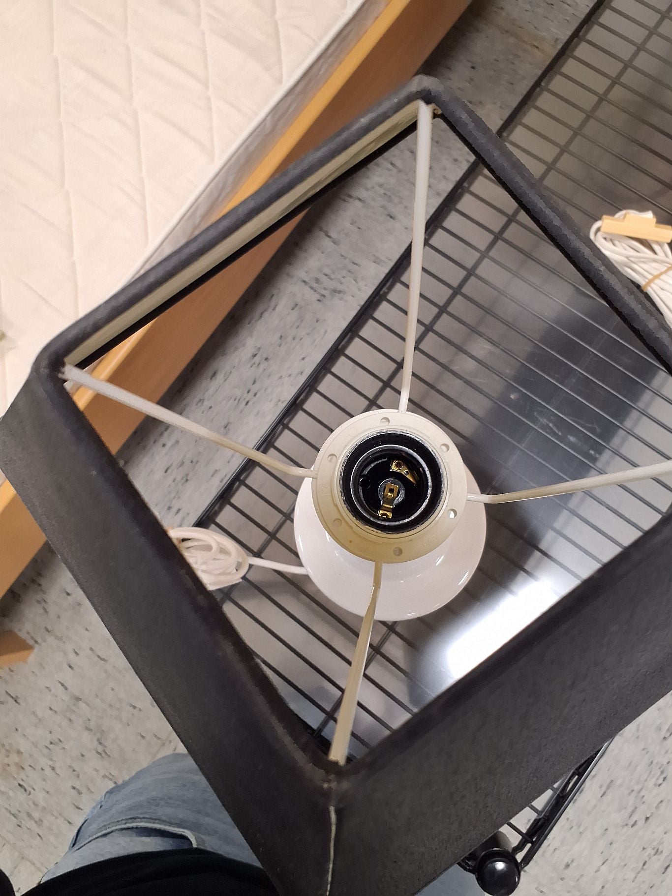 Lampe med sort skærm