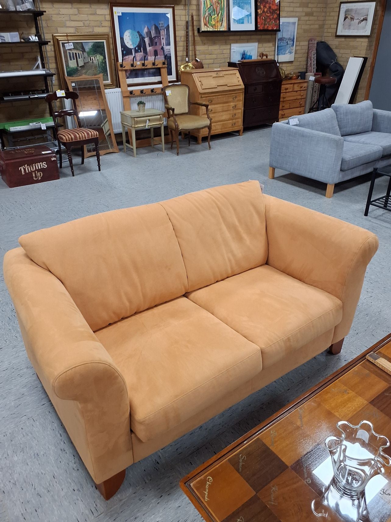 Ferskenfarve 2ps sofa