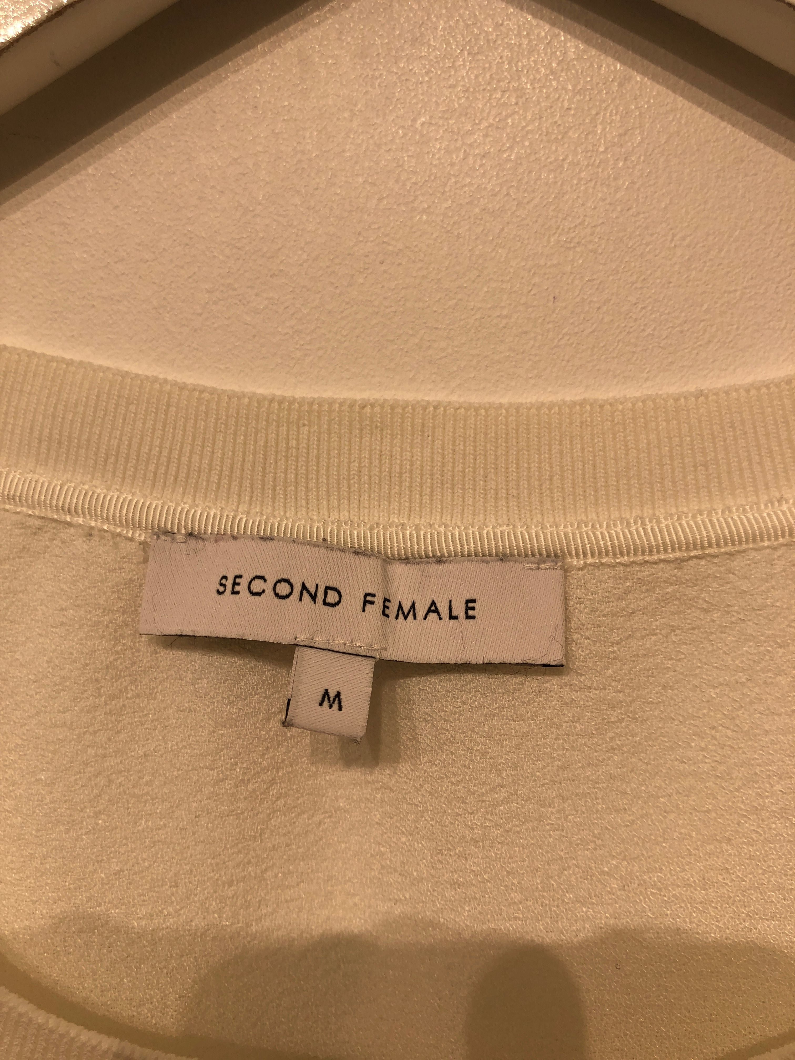 Second Female Bluse