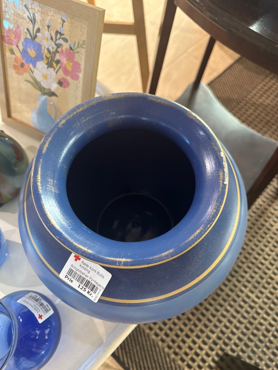 Vase i blå og guld