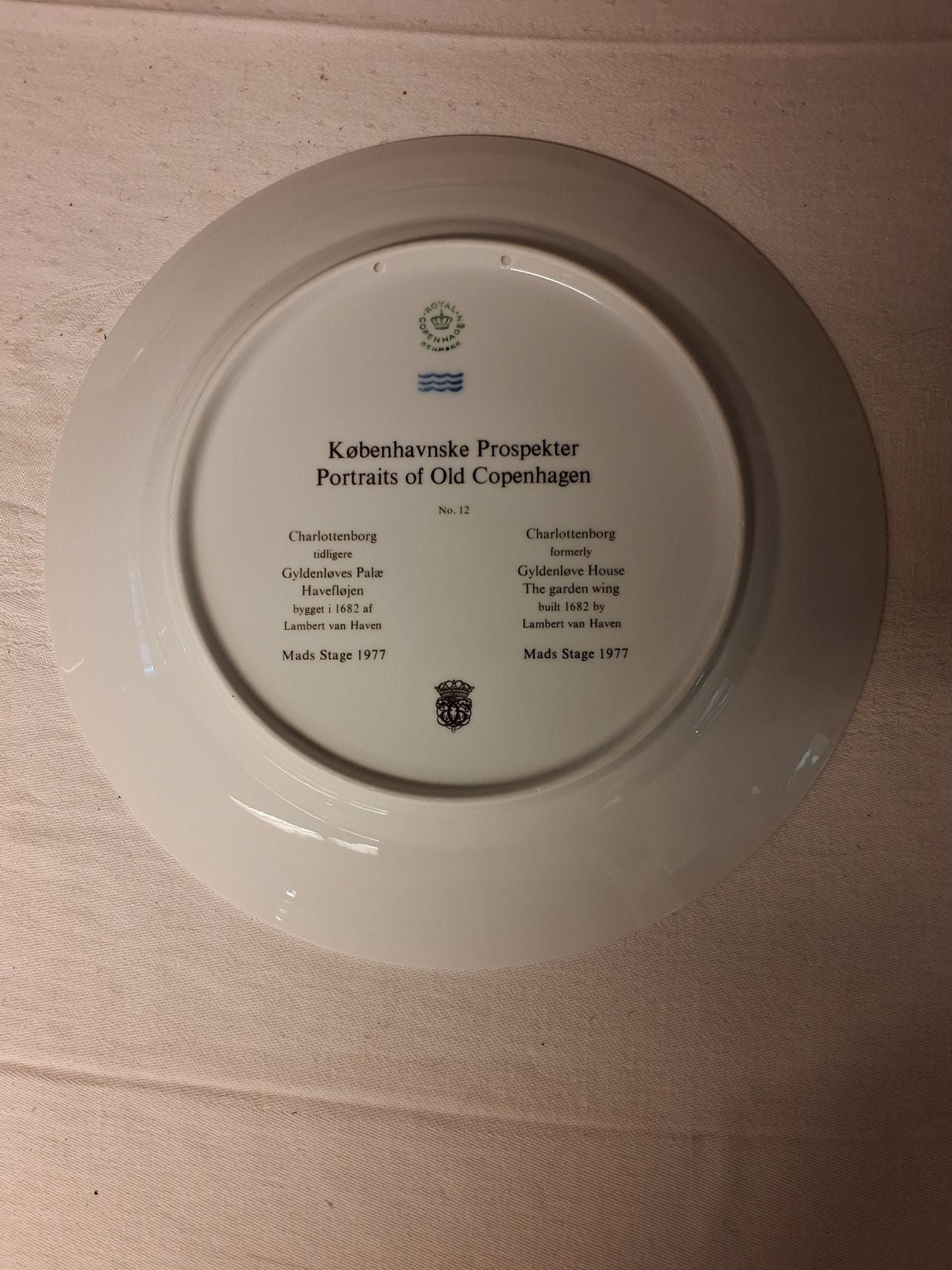 Royal Copenhagen Hvid porcelæns tallerken - pris pr tallerken