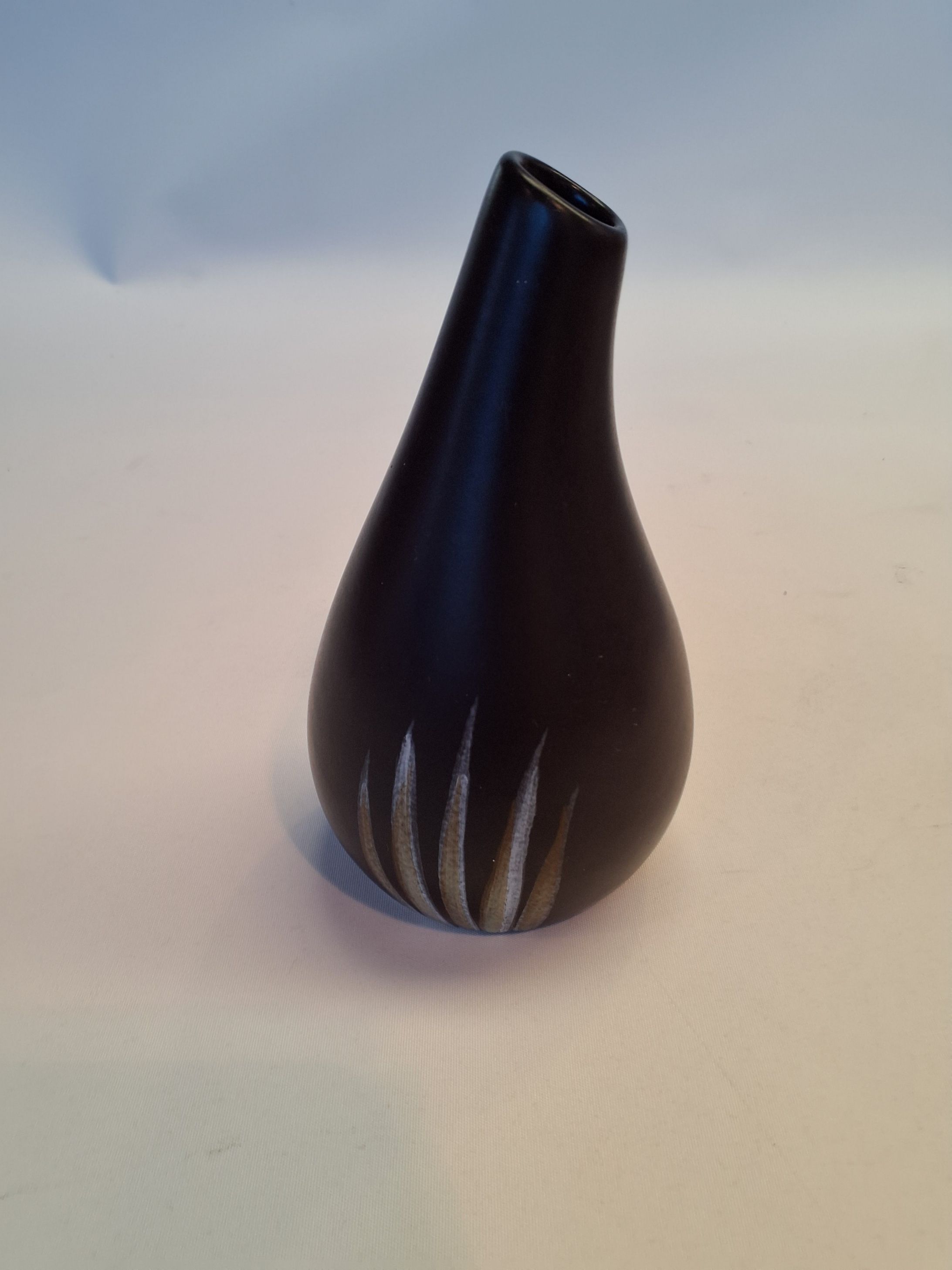 Ravhil keramisk vase