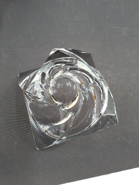 Tornado glasskål