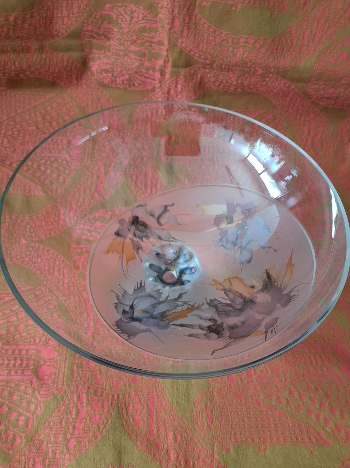 Glas skål på fod