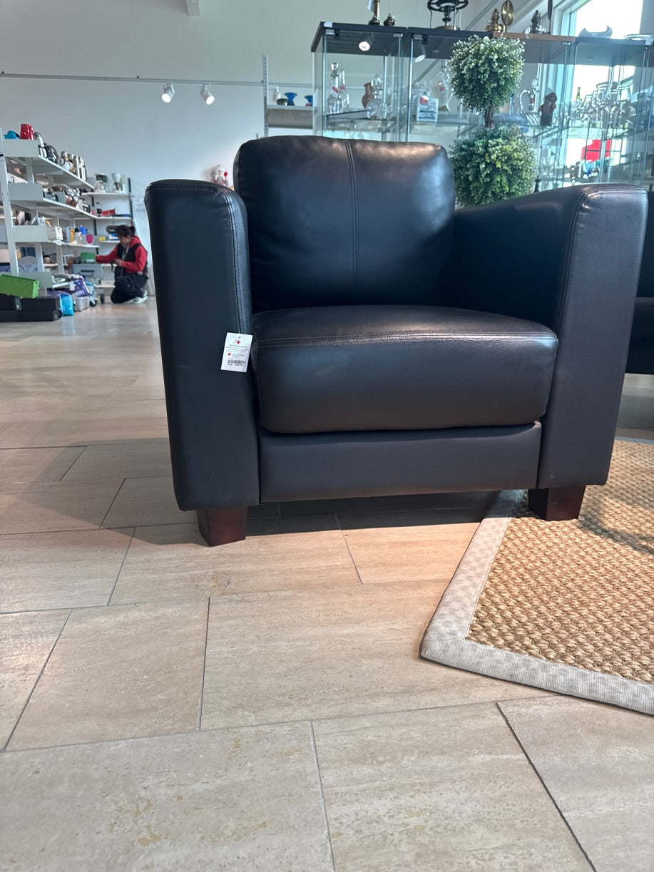 Lænestol i stilrent design sort