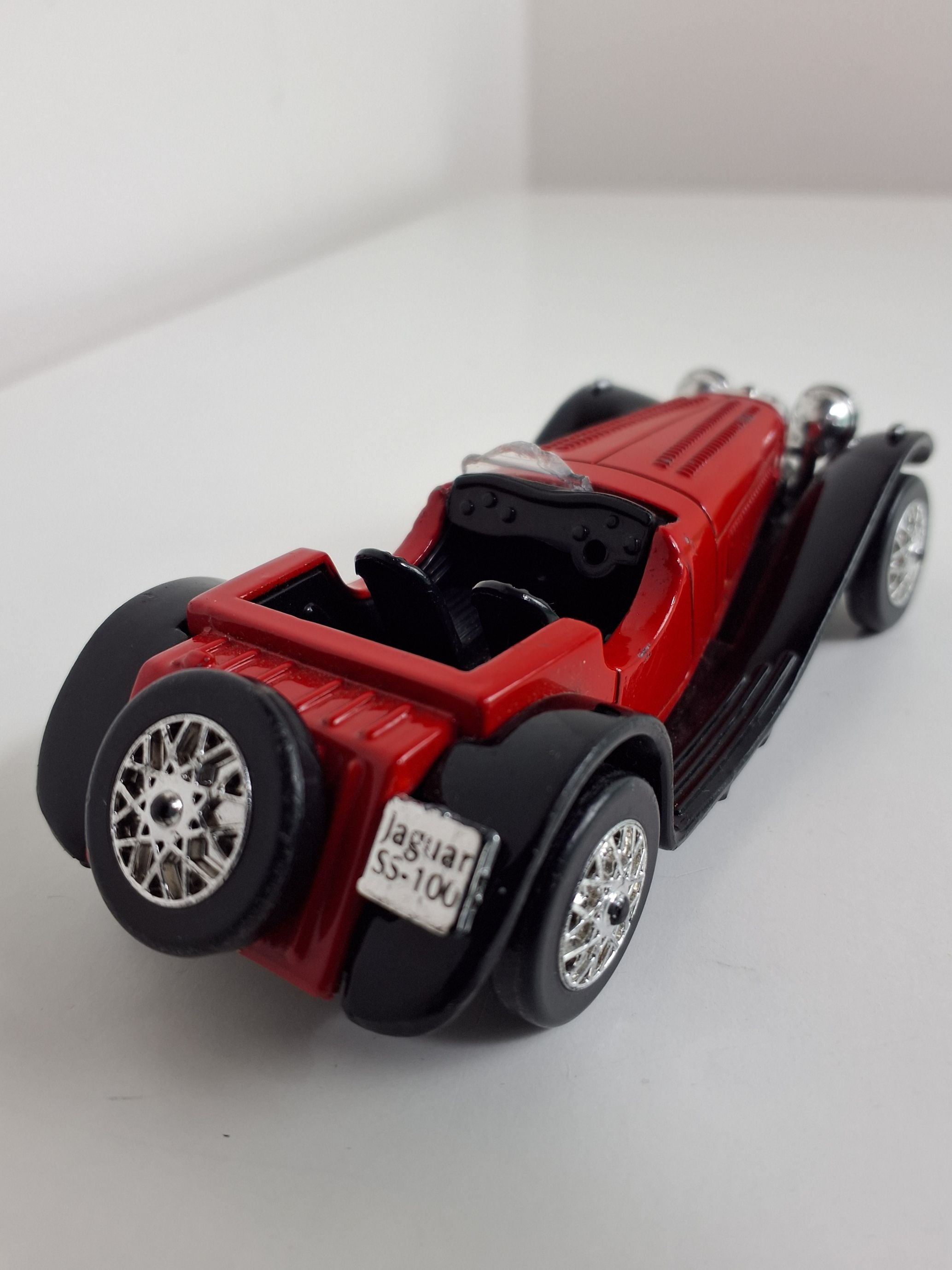 New-Ray Jaguar SS-100