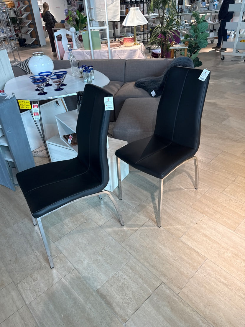 Spisestol i sort kunst læder