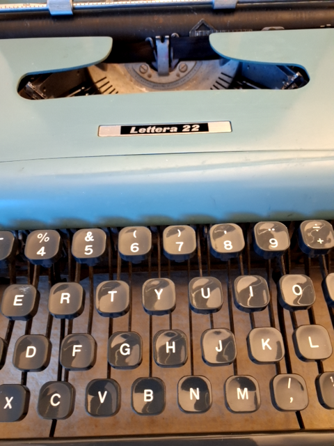 Olivetti Lettera 22, rejse skrivemaskine