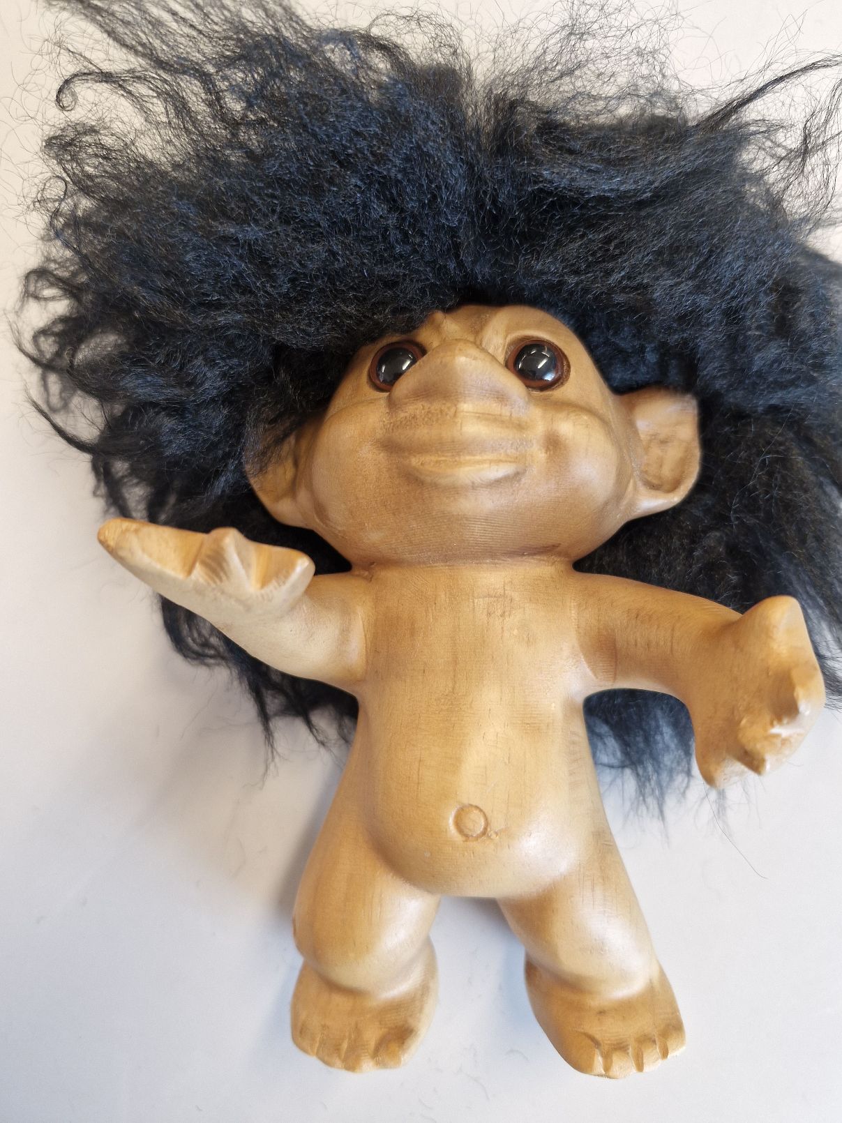 Gjøl trold af kunstharpiks