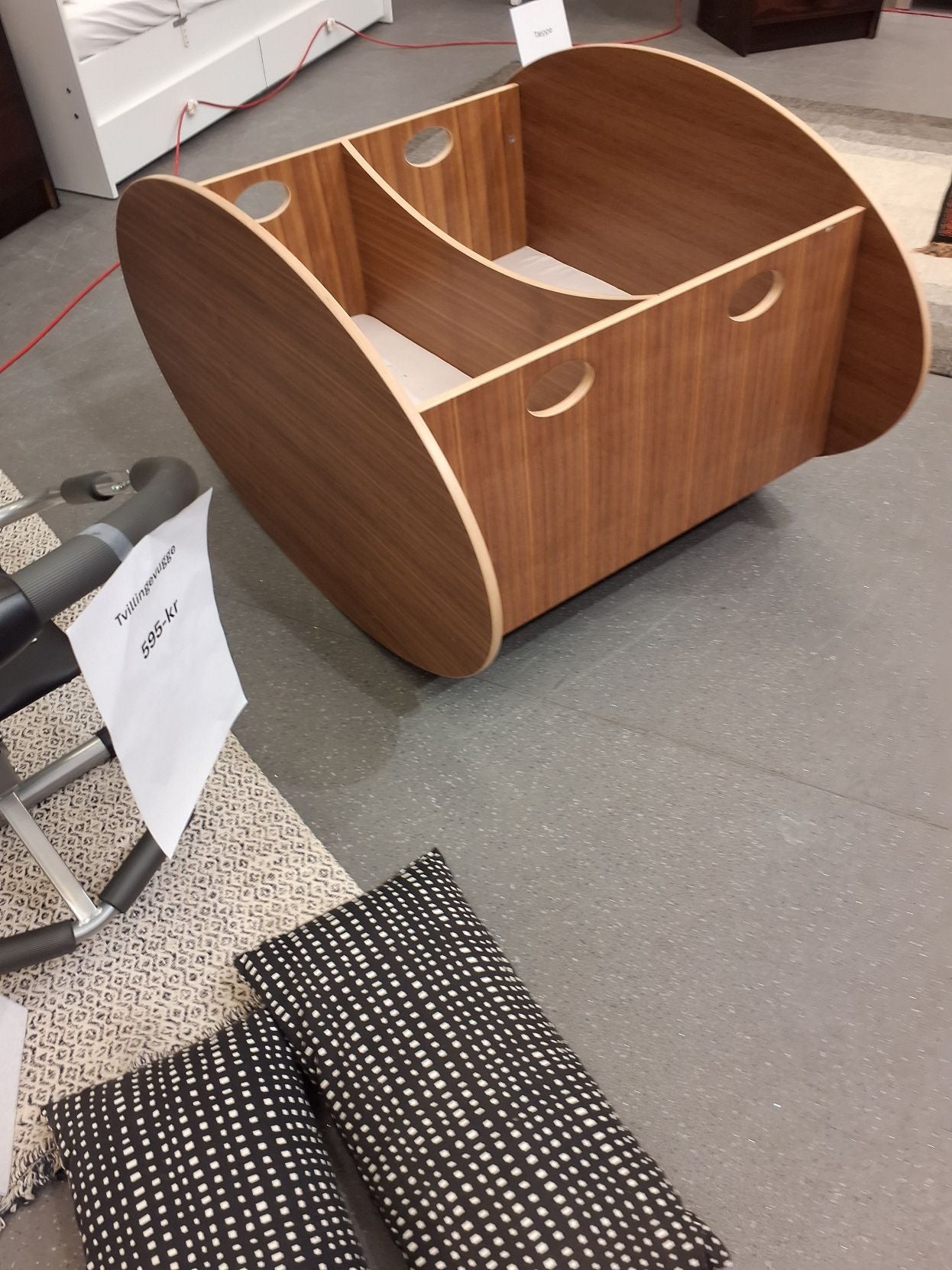 Flot tvilliinge vugge i træ