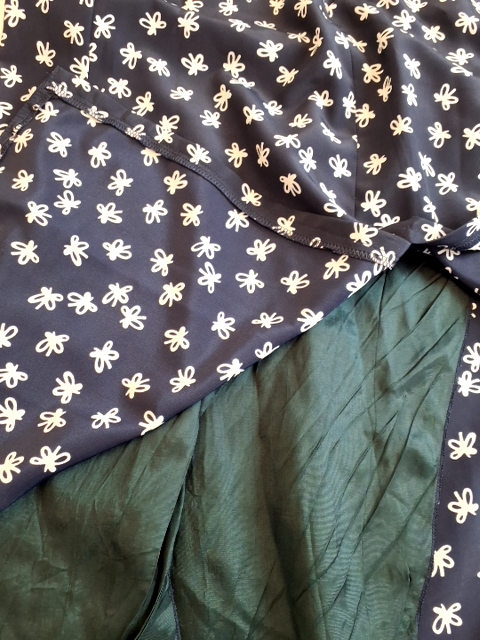 Lucia Bluse og nederdel.