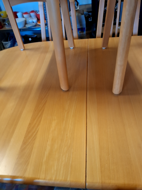 Spisebord og 6 stole