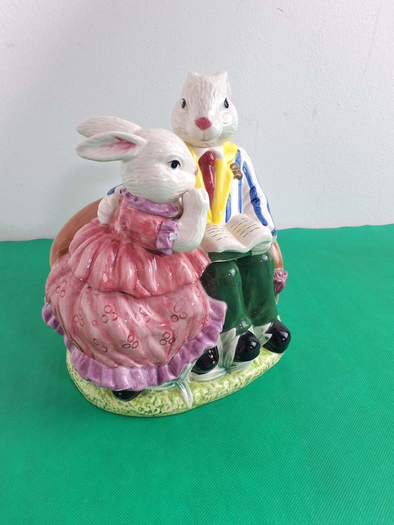 Cookie jar