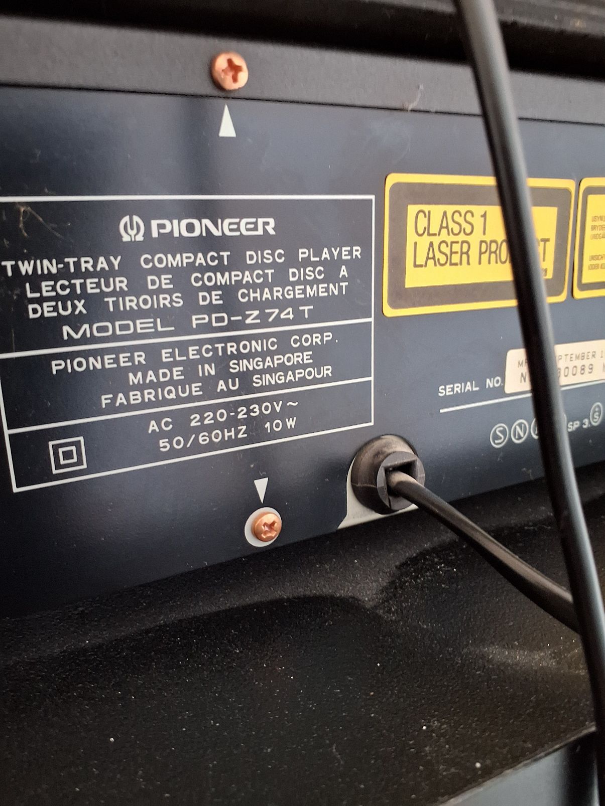 Hi-fi anlæg komplet i reol på hjul
