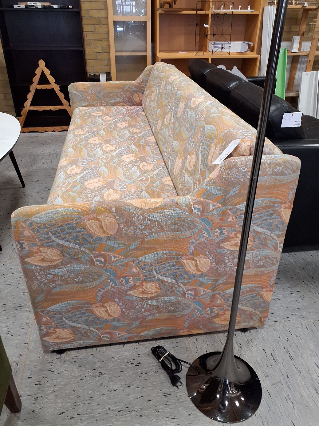 Orange sovesofa