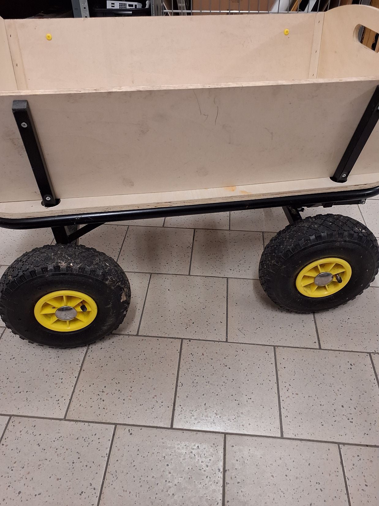 Trækvogn med kasse