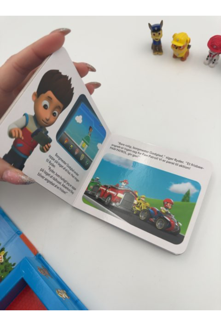 Paw Patrol, Bog med figurer