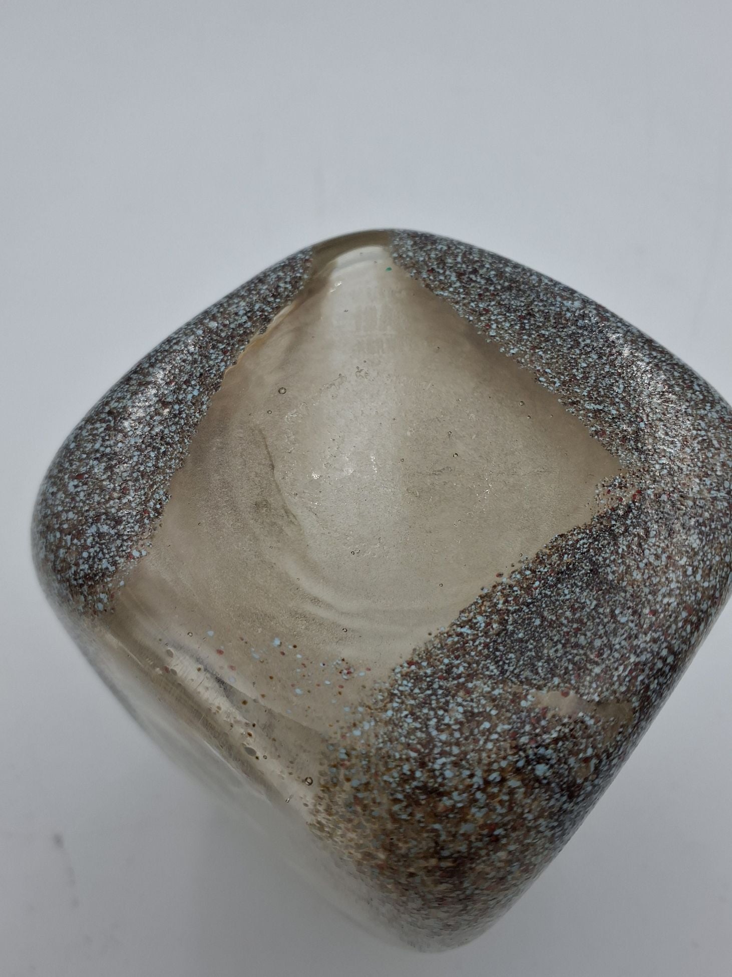 Motzfeldt sandfarvet firkantet vase