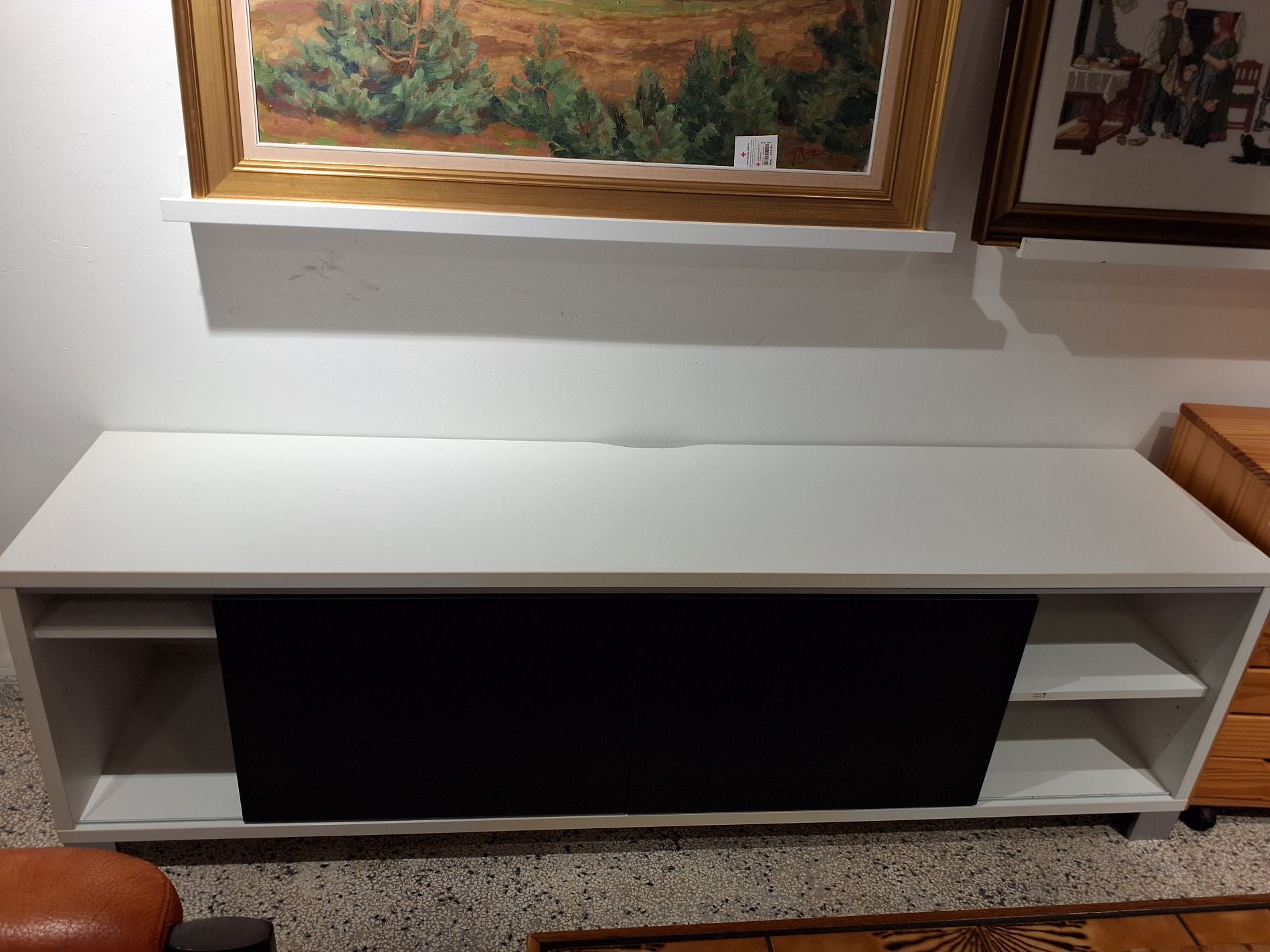(2642) TV bord m. skab