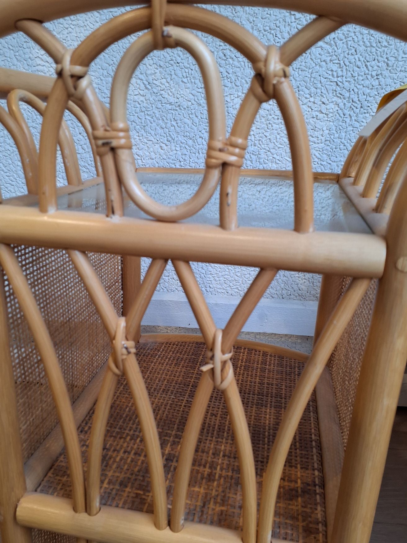 1 rattan sidebord