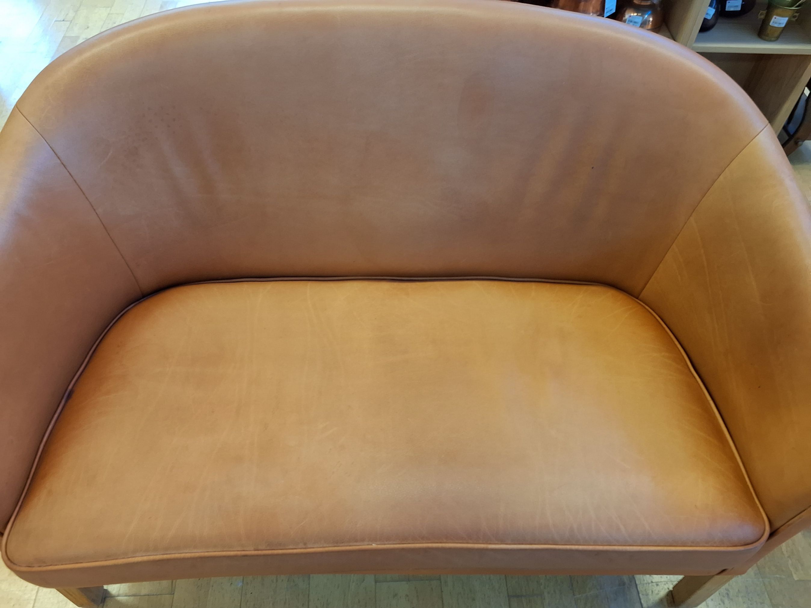 Cognac farvet 2 personers sofa