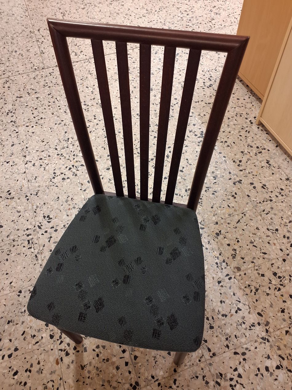 Spisebord med 4 stole