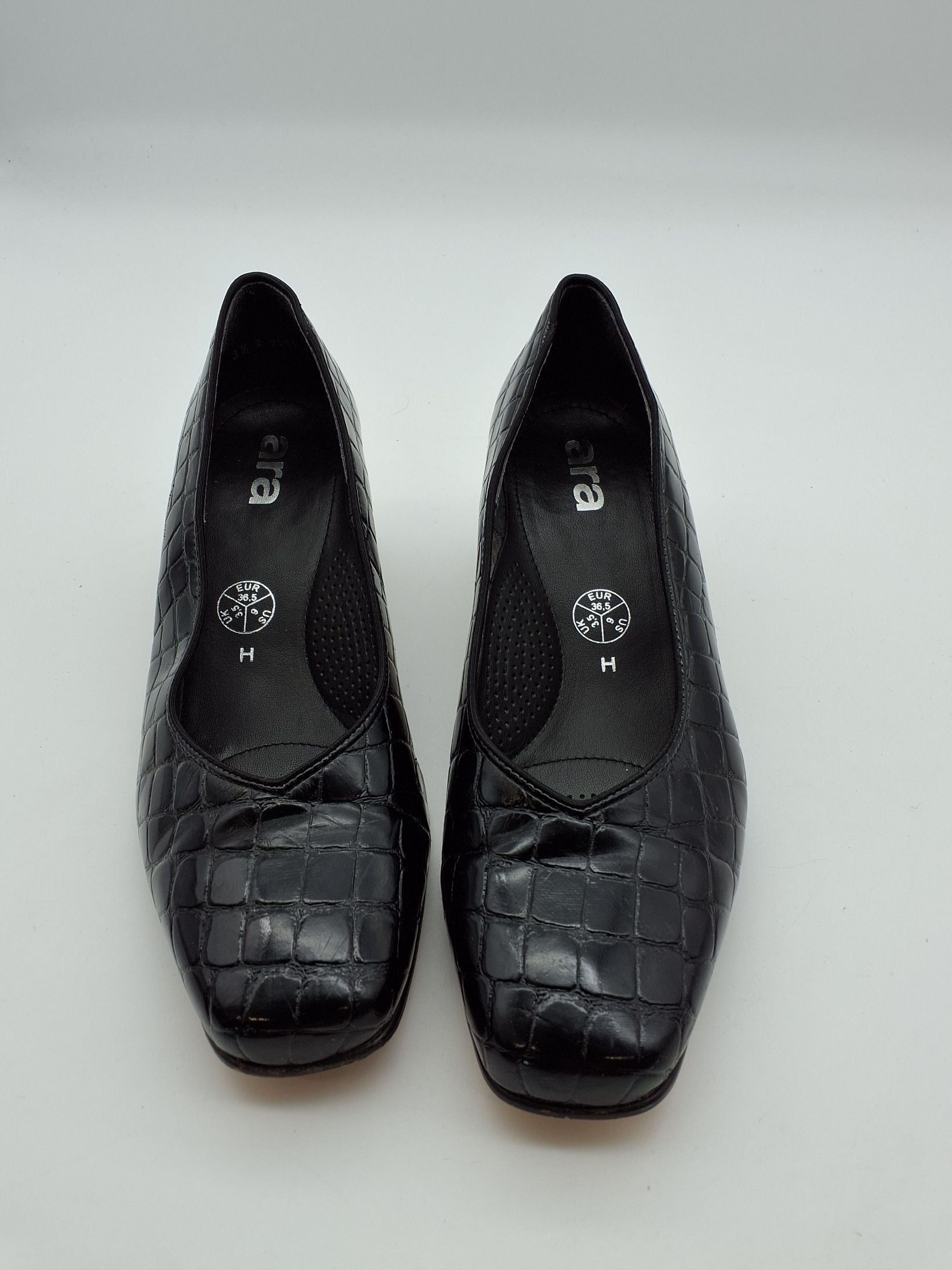 Ara Pumps