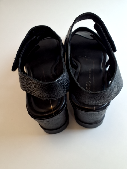 Ecco Sandal
